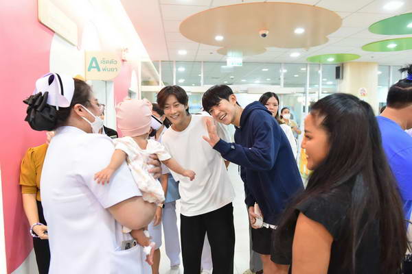 ใจฟู! คัลแลน พี่จอง น้องแดน จูดี้ มอบเงิน 3 ล้านมูลนิธิรพ.เด็ก ใจฟู! คัลแลน พี่จอง น้องแดน จูดี้ มอบเงิน 3 ล้านมูลนิธิรพ.เด็ก