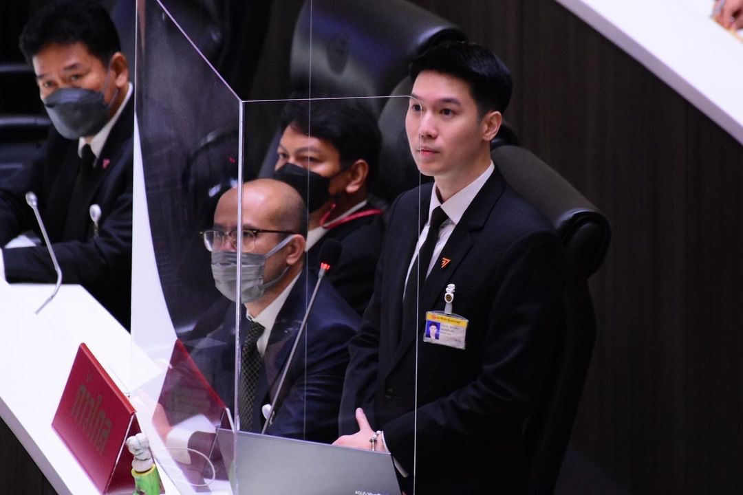 เลือกตั้ง 2566 เปิดประวัติ หมอเก่ง วาโย พรรคก้าวไกล เจ้าของปริญญา 7 ใบ
