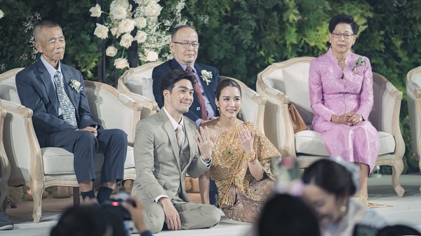 วิวาห์หวานจั๊กจั่น-เค วัฒนา ควงคู่เข้าพิธีมงคลสมรส   (มีคลิป) 