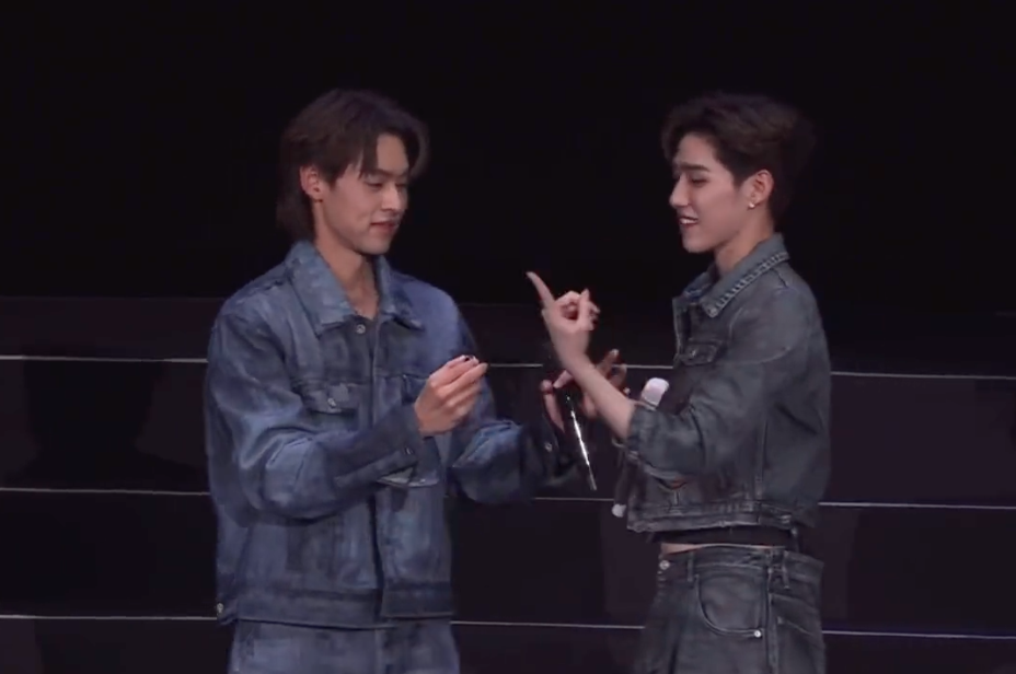 ไทเปหวานมาก!! ‘บิวกิ้น’ สวมแหวนให้ ‘พีพี’ ในงานแฟนมีต แฟนๆ ฟินสุด ไทเปหวานมาก!! ‘บิวกิ้น’ สวมแหวนให้ ‘พีพี’ ในงานแฟนมีต แฟนๆ ฟินสุด