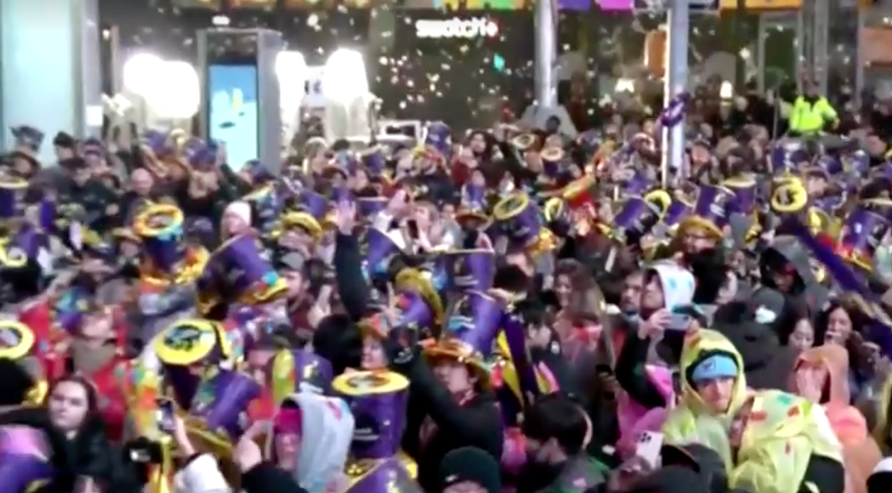 New year's eve 2022 เปิดภาพไทมส์แควร์นับถอยหลังเข้าสู่ปีใหม่แบบไร้ข้อจำกัด