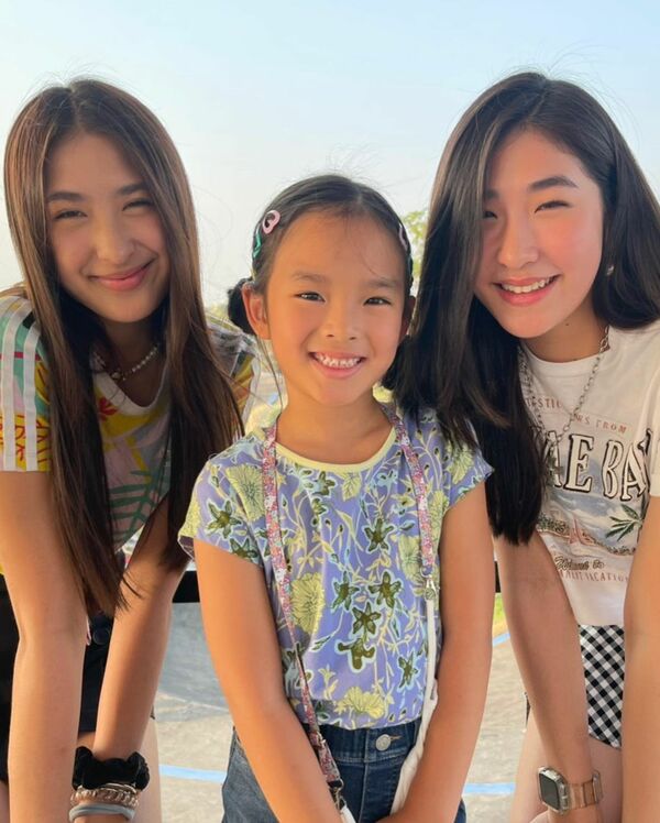 เซิร์ฟสเก็ตกระชับรัก! สงกรานต์ พาน้องปีใหม่เล่นเซิร์ฟสเก็ตมี แมท ภีรนีย์ โผล่ร่วมเฟรม เซิร์ฟสเก็ตกระชับรัก! สงกรานต์ พาน้องปีใหม่เล่นเซิร์ฟสเก็ตมี แมท ภีรนีย์ โผล่ร่วมเฟรม