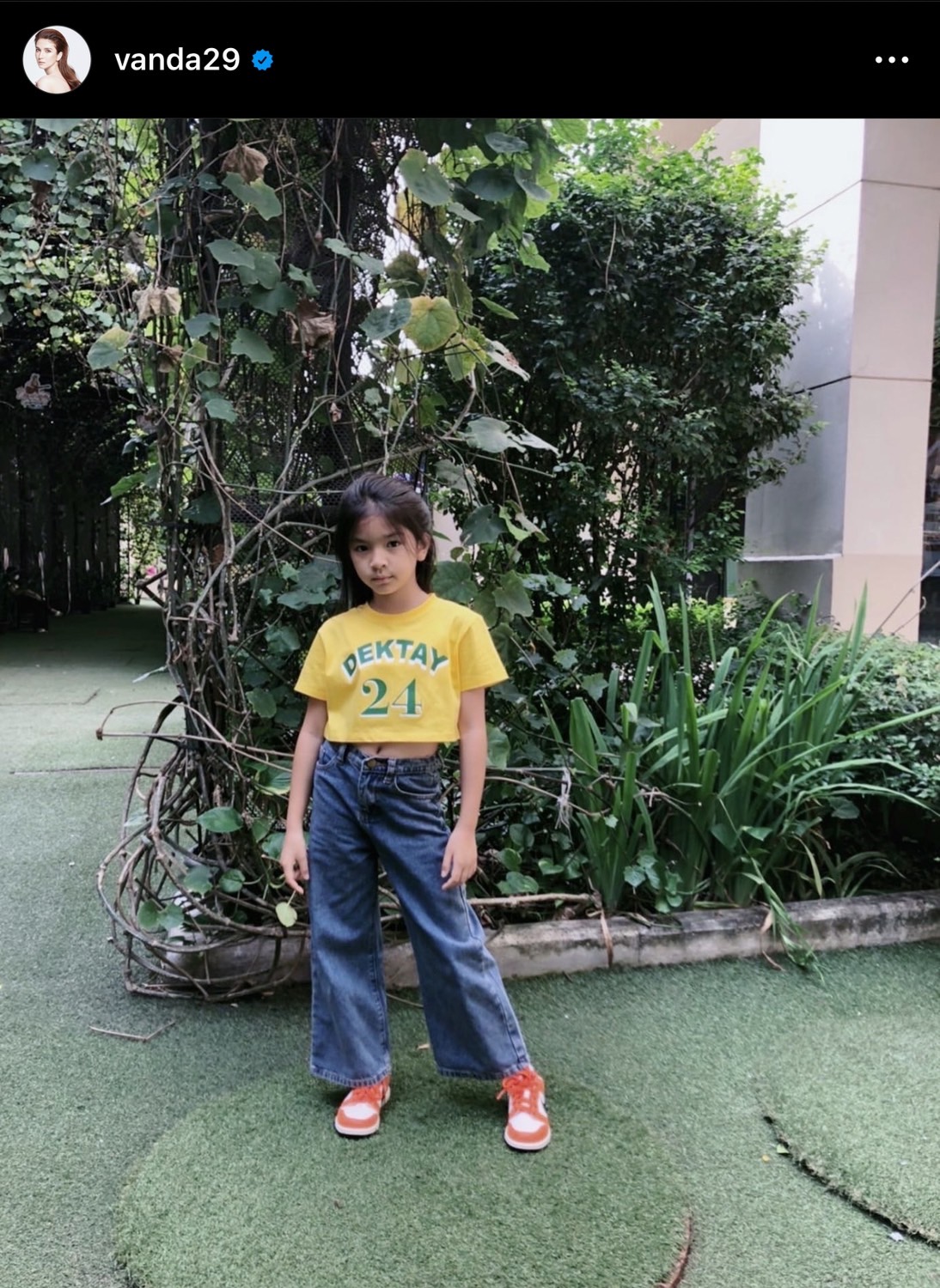 โตเป็นสาวแล้ว! โบว์ แวนด้า โพสต์ภาพ น้องมะลิ ใส่ชุดแม่โบว์ สวยทั้งแม่ทั้งลูก โตเป็นสาวแล้ว! โบว์ แวนด้า โพสต์ภาพ น้องมะลิ ใส่ชุดแม่โบว์ สวยทั้งแม่ทั้งลูก