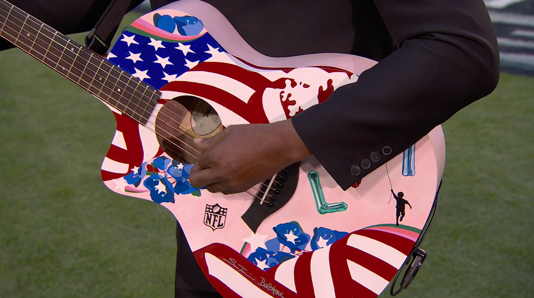 สีสัน Super Bowl!! 'Chris Stapleton-Babyface' ร้องเพลงเปิดฉากการแข่งขัน