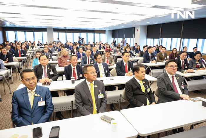 สส.เพื่อไทยประชุมด่วน มั้นใจพรุ่งนี้ได้นายกแน่นอน สส.เพื่อไทยประชุมด่วน มั้นใจพรุ่งนี้ได้นายกแน่นอน