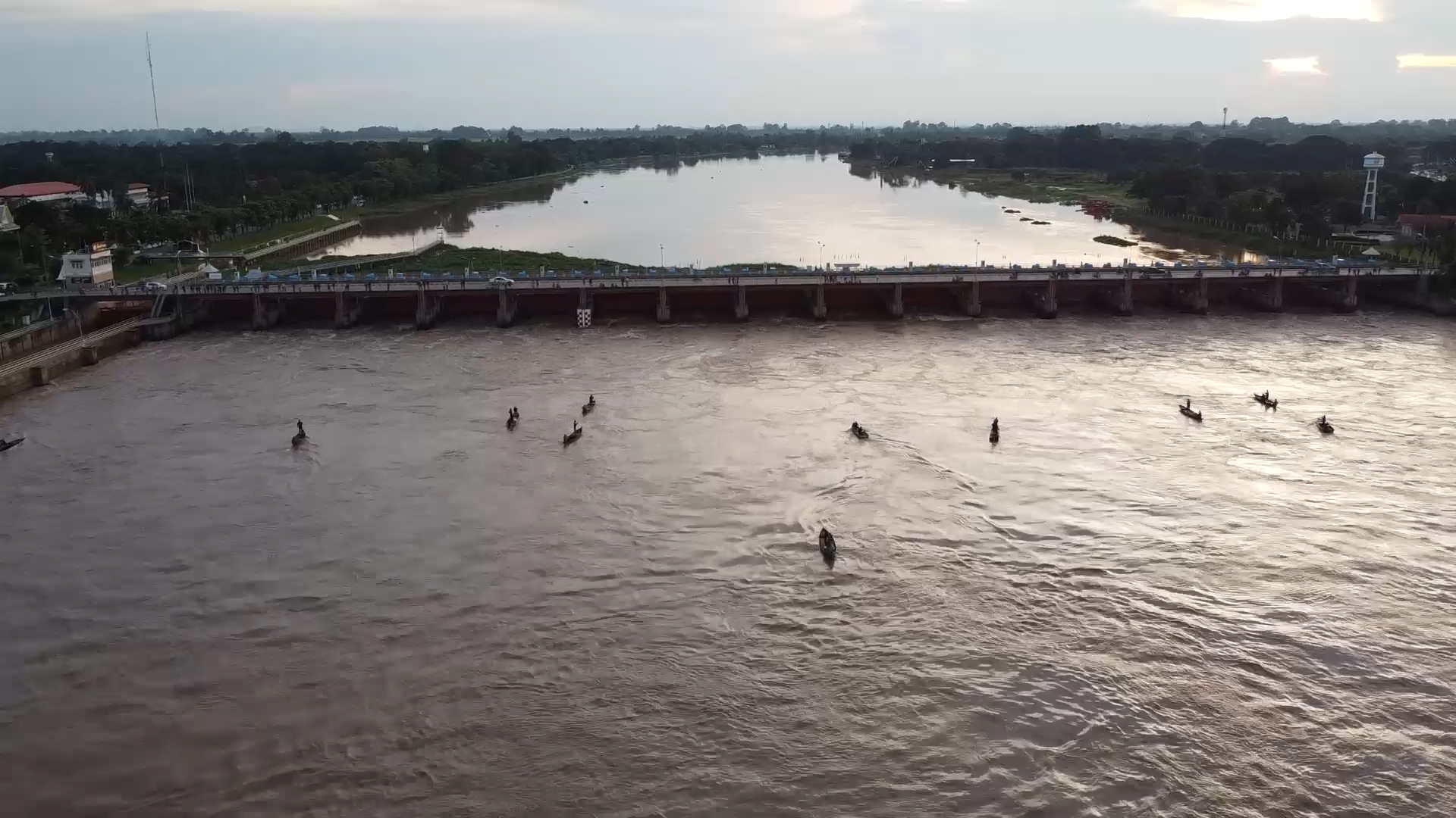 ชาวสรรพยาน้ำท่วมรอบสอง เขื่อนเจ้าพระยา จ.ชัยนาท จ่อระบายน้ำเพิ่ม