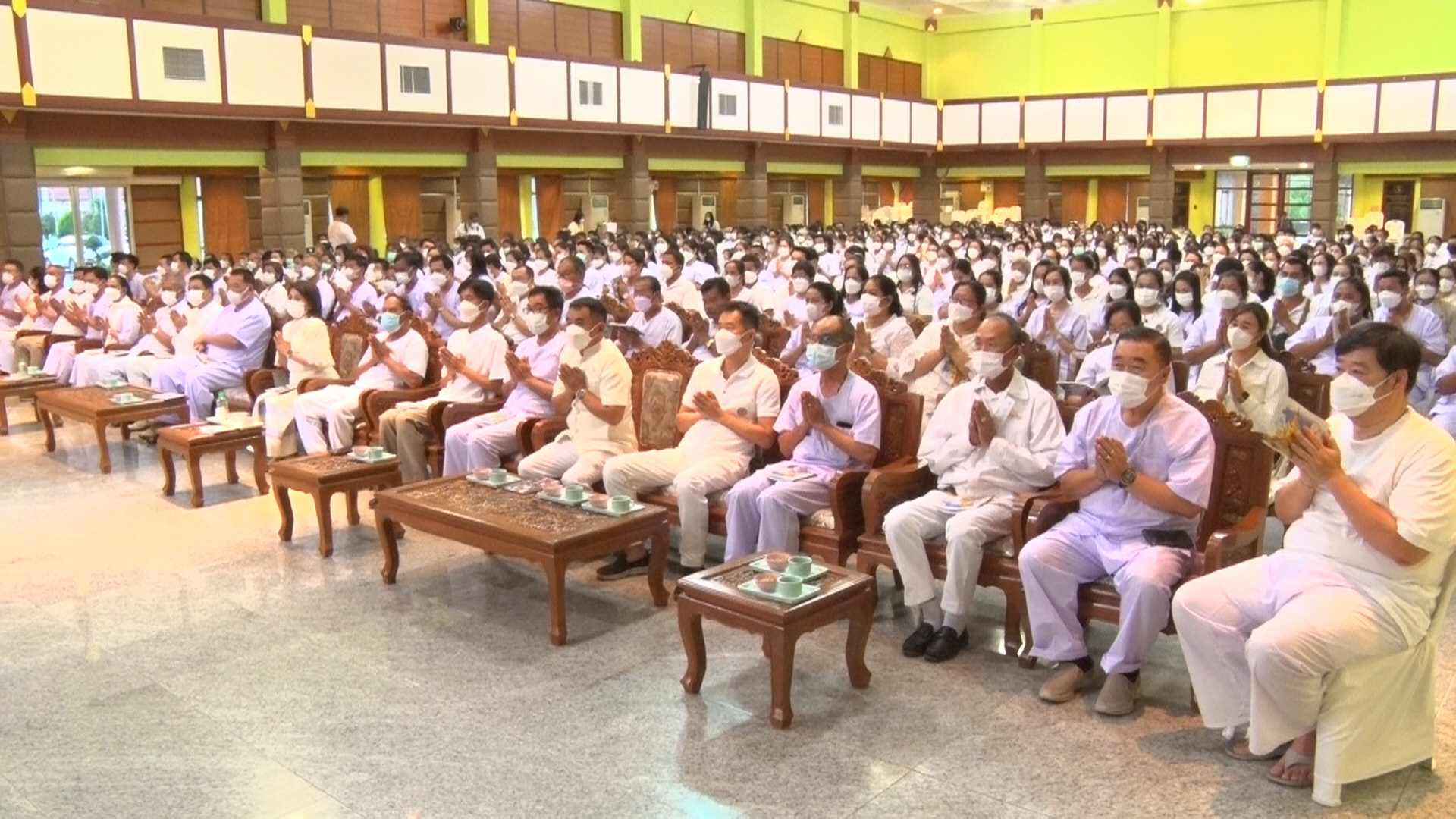 พสกนิกรทั่วประเทศ ร่วมพิธีเจริญพุทธมนต์ ถวายพระพรชัยมงคล แด่พระองค์ภา พสกนิกรทั่วประเทศ ร่วมพิธีเจริญพุทธมนต์ ถวายพระพรชัยมงคล แด่พระองค์ภา
