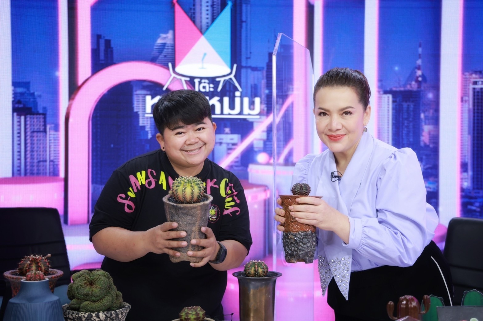 โก๊ะตี๋ ใช้เงินเพียงเดือนละ 30,000บาท ปลูกแคคตัสขายจนประสบความสำเร็จ!! โก๊ะตี๋ ใช้เงินเพียงเดือนละ 30,000บาท ปลูกแคคตัสขายจนประสบความสำเร็จ!!