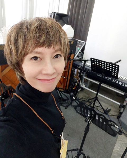 ศรัณย่า สร้างรอยยิ้ม!! หลังฉีดวัคซีนเสร็จ ขอร้องเพลงต่อ ระหว่างรอสังเกตอาการ ศรัณย่า สร้างรอยยิ้ม!! หลังฉีดวัคซีนเสร็จ ขอร้องเพลงต่อ ระหว่างรอสังเกตอาการ
