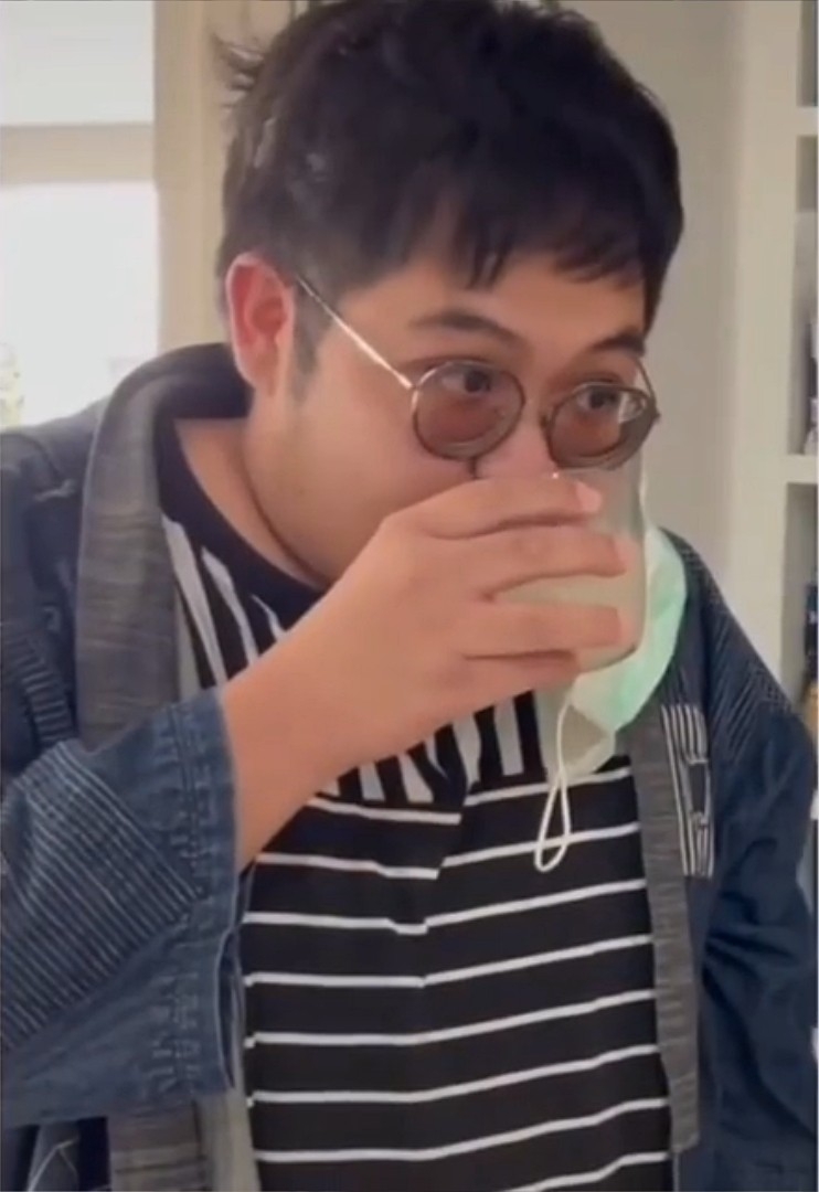 โดม จารุวัฒน์ ได้กลับบ้าน น้องชายจัดน้ำมะนาวโซดา เผยลิ้นรับรสยังไม่เต็มร้อย โดม จารุวัฒน์ ได้กลับบ้าน น้องชายจัดน้ำมะนาวโซดา เผยลิ้นรับรสยังไม่เต็มร้อย