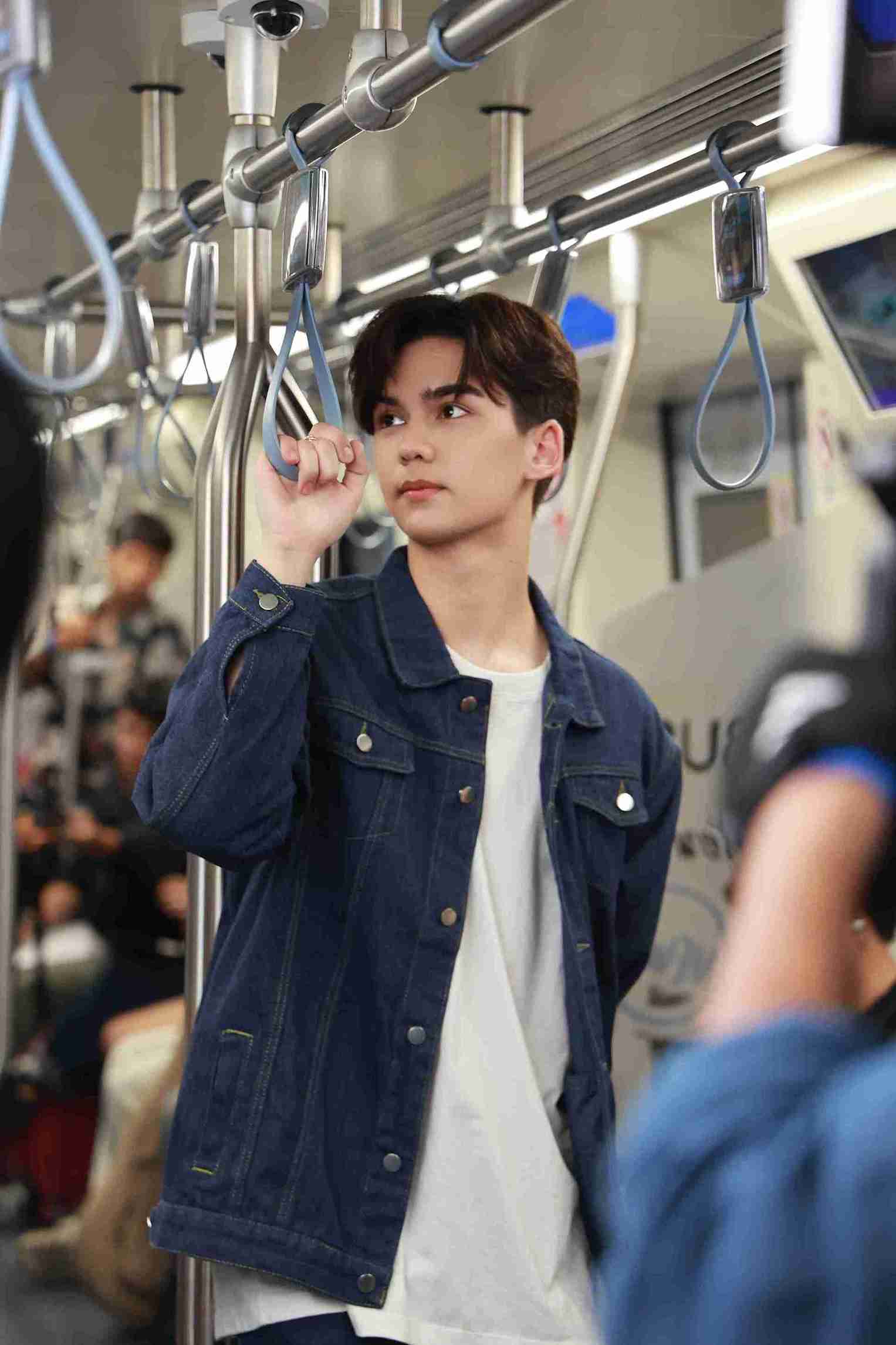 BEM พลิกโฉมประสบการณ์การเดินทาง จับมือ GMM Music ใช้กลยุทธ์ Music Marketing ผ่านบทเพลง “อยากชวนเธอมาสนิท” ถ่ายทอดเรื่องราวเข้าถึงกลุ่มคนรุ่นใหม่ BEM พลิกโฉมประสบการณ์การเดินทาง จับมือ GMM Music ใช้กลยุทธ์ Music Marketing ผ่านบทเพลง “อยากชวนเธอมาสนิท” ถ่ายทอดเรื่องราวเข้าถึงกลุ่มคนรุ่นใหม่