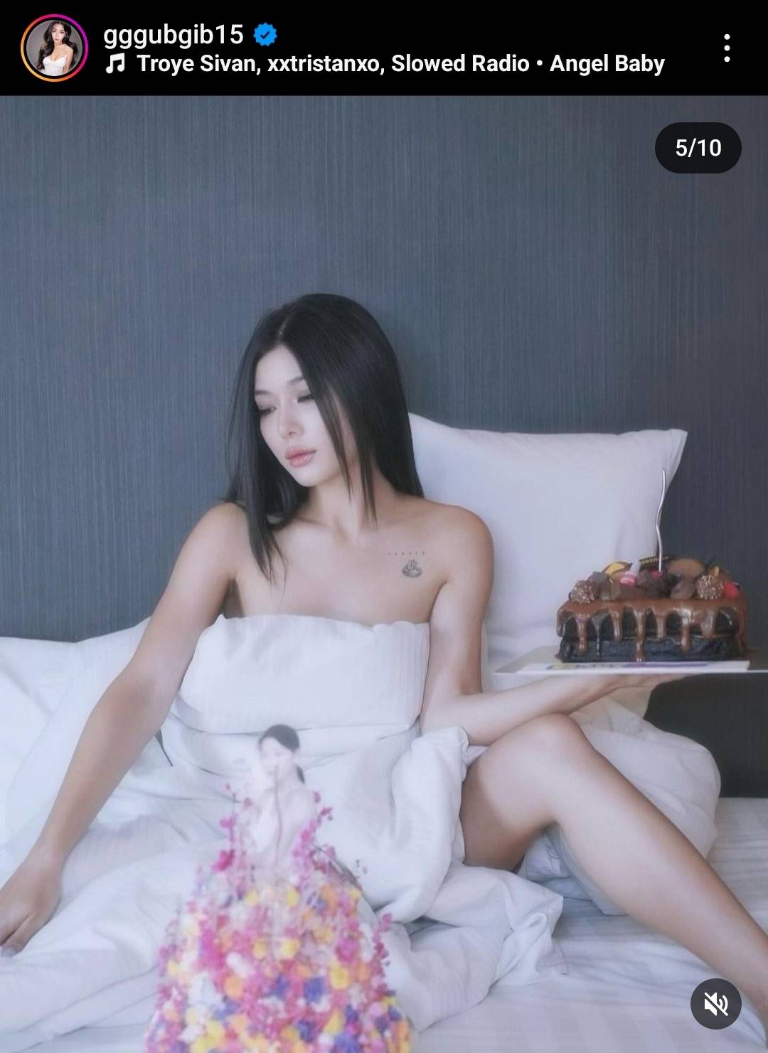 “กุ๊บกิ๊บ สุมณทิพย์” อวดความเซ็กซี่ ฉลองวันเกิดในวัย 35 ปี “กุ๊บกิ๊บ สุมณทิพย์” อวดความเซ็กซี่ ฉลองวันเกิดในวัย 35 ปี