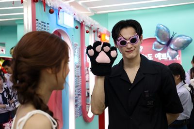 สวีทมาก “เก้า – พีพี” ควงออกเดท กลางสยามสแควร์ สวีทมาก “เก้า – พีพี” ควงออกเดท กลางสยามสแควร์