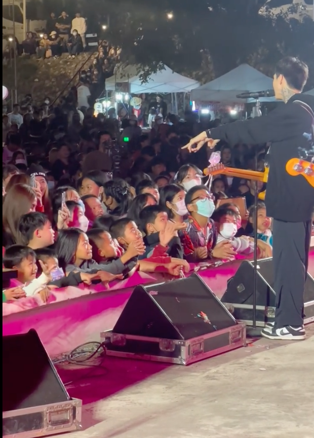 เปิดเนื้อเพลง “ทรงอย่างแบด” วง Paper Planes ขวัญใจวัยรุ่นฟันน้ำนม เปิดเนื้อเพลง “ทรงอย่างแบด” วง Paper Planes ขวัญใจวัยรุ่นฟันน้ำนม