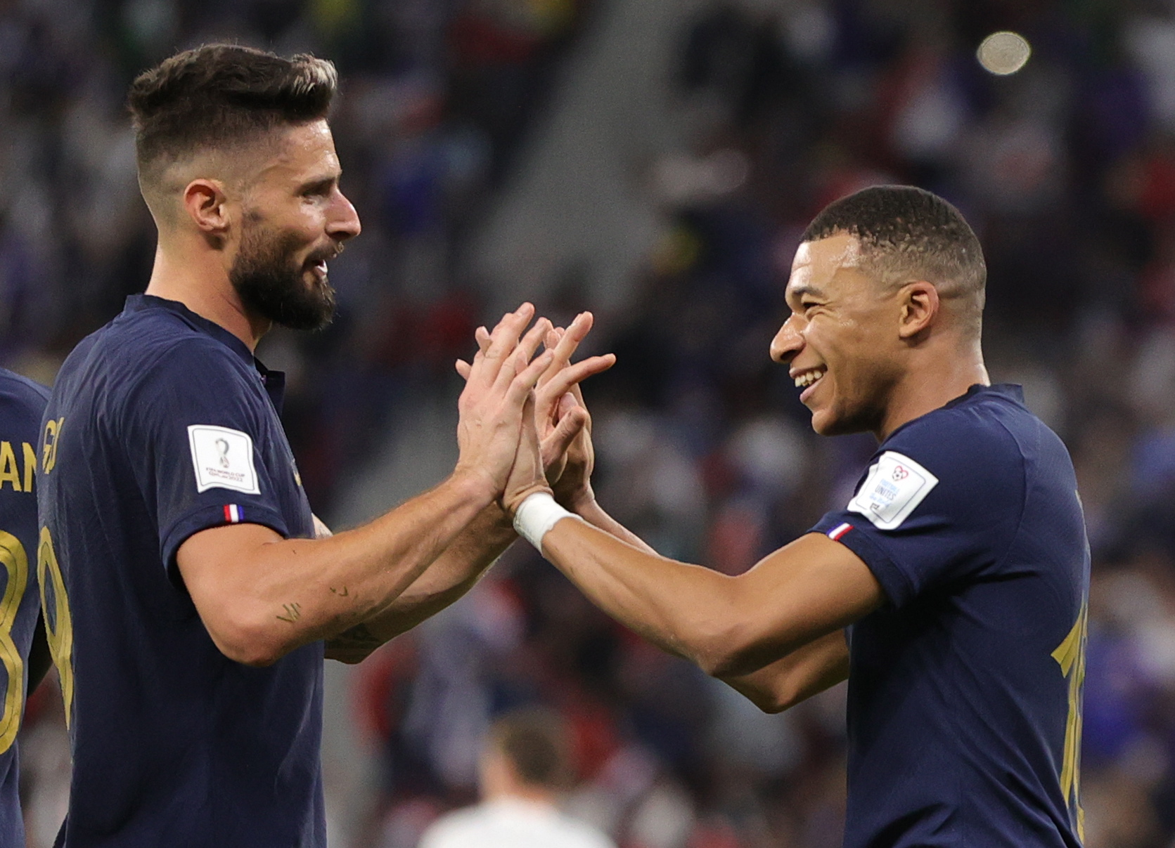 โลกโซเชียลกรี๊ด ! คู่จิ้น “Olivier Giroud” และ “Kylian Mbappe” นำฝรั่งเศสคว้าชัย โลกโซเชียลกรี๊ด ! คู่จิ้น “Olivier Giroud” และ “Kylian Mbappe” นำฝรั่งเศสคว้าชัย