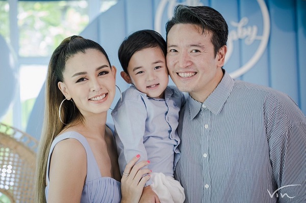 ชาย-วิกกี้ แพลนให้ลูกคนโตเข้าโรงเรียนหลังเลื่อนมา 2 ปี ทำใจหากต้องเรียนออนไลน์ ชาย-วิกกี้ แพลนให้ลูกคนโตเข้าโรงเรียนหลังเลื่อนมา 2 ปี ทำใจหากต้องเรียนออนไลน์