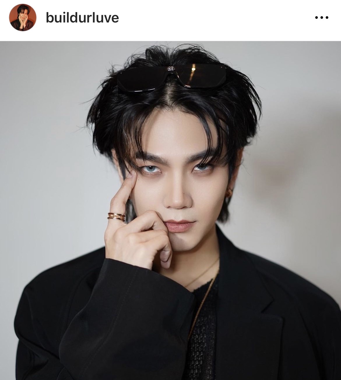 บิว จักรพันธ์ ปิดการใช้งานทุกโซเชียลส่วนตัว ด้านต้นสังกัด สั่งพักงานไม่มีกำหนด 