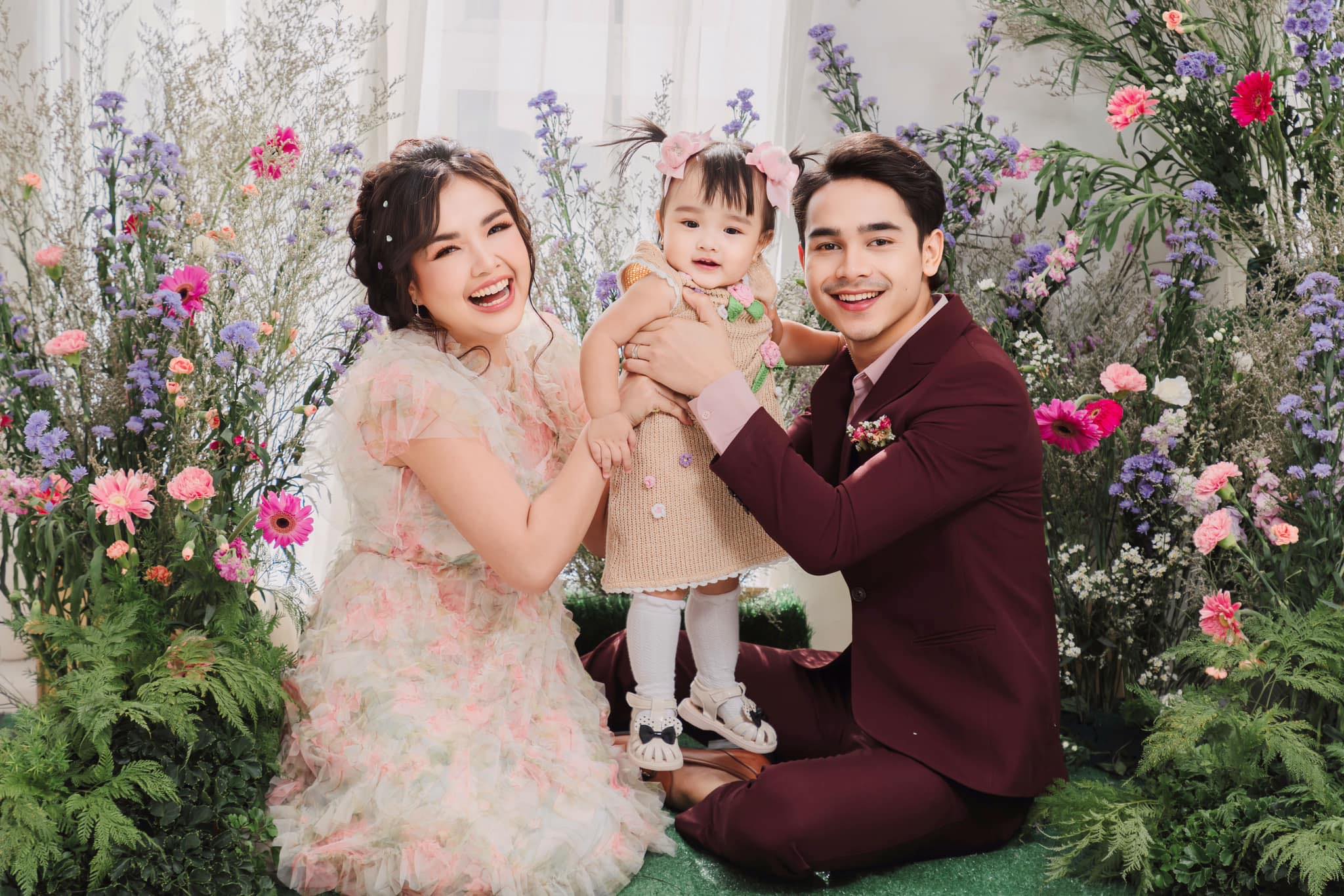 แห่ชื่นชม เจนนี่ รัชนก แก้ไขสถานการณ์ได้ดี หลังแฟนคลับจับแก้ม ยูจิน แต่พี่เลี้ยงปัดมือออก!!