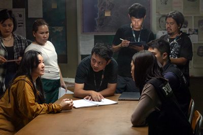 ฟังจากปากผู้กำกับ เผยสิ่งที่ซ่อนไว้ใน อย่ากลับบ้าน (Don't Come Home) ฟังจากปากผู้กำกับ เผยสิ่งที่ซ่อนไว้ใน อย่ากลับบ้าน (Don't Come Home)