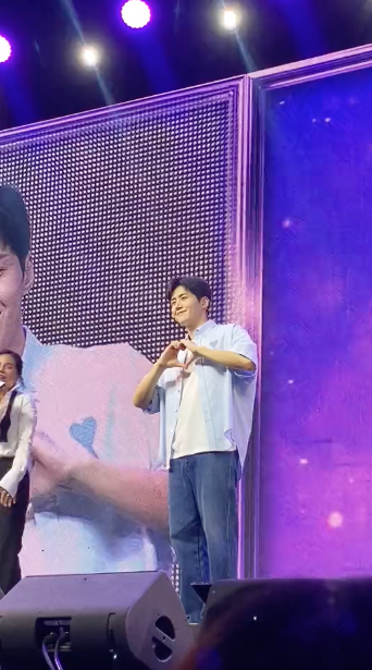 'หัวหน้าฮง' ฟีเวอร์อีกครั้ง!! ประมวลภาพสนุกซึ้ง ‘คิมซอนโฮ’ จัดแฟนมีตครั้งแรกในไทย 'หัวหน้าฮง' ฟีเวอร์อีกครั้ง!! ประมวลภาพสนุกซึ้ง ‘คิมซอนโฮ’ จัดแฟนมีตครั้งแรกในไทย