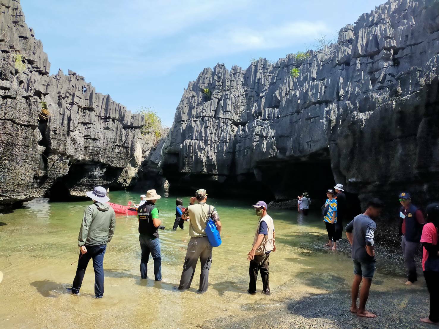 ปราสาทหินพันยอด ยังอันตราย-รอตรวจซ้ำสาเหตุ หินสไลด์ ปราสาทหินพันยอด ยังอันตราย-รอตรวจซ้ำสาเหตุ หินสไลด์