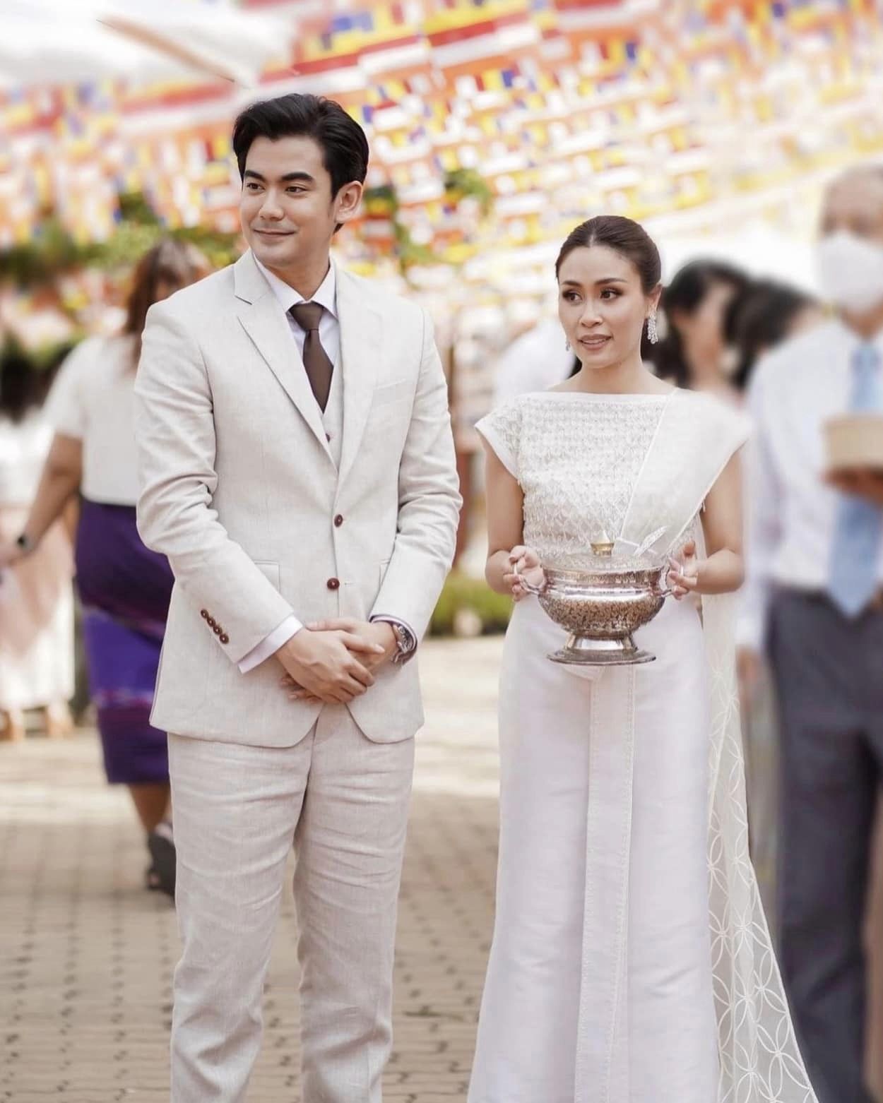 อบอวลไปด้วยความสุข ฌอห์น จินดาโชติ ควง เพชร จัดงานทำบุญ ก่อนเข้าประตูวิวาห์ อบอวลไปด้วยความสุข ฌอห์น จินดาโชติ ควง เพชร จัดงานทำบุญ ก่อนเข้าประตูวิวาห์