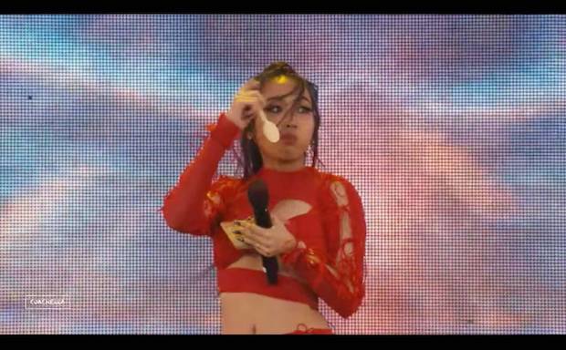 ชมโชว์ ‘มิลลิ’ บุก Coachella!! สุดจี๊ดพา ‘ข้าวเหนียวมะม่วง’ ร่วมโชว์บนเวทีโลก ชมโชว์ ‘มิลลิ’ บุก Coachella!! สุดจี๊ดพา ‘ข้าวเหนียวมะม่วง’ ร่วมโชว์บนเวทีโลก