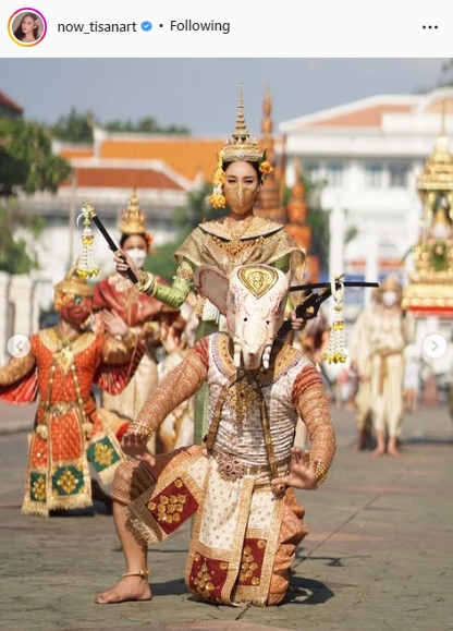 สวยสะกดทุกสายตา! เหล่าคนดังแปลงโฉมเป็น นางกิริณีเทวี สวยสะกดทุกสายตา! เหล่าคนดังแปลงโฉมเป็น นางกิริณีเทวี