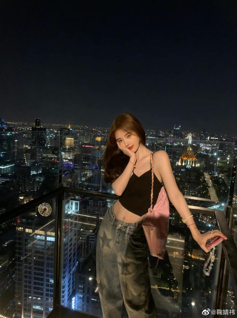 หนุ่มไทยใจละลาย!! ‘จวีจิ้งอี’ นางเอกจีน ‘ตำนานรักนางพญางูขาว’ ลัดฟ้าเที่ยวไทย หนุ่มไทยใจละลาย!! ‘จวีจิ้งอี’ นางเอกจีน ‘ตำนานรักนางพญางูขาว’ ลัดฟ้าเที่ยวไทย