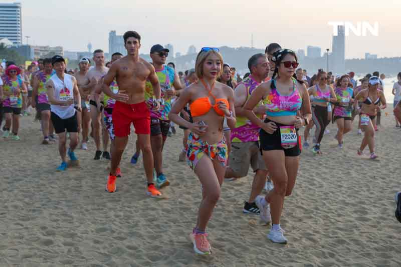ทะเลลุกเป็นไฟ นักวิ่งกว่า 5,000 คน วิ่งบิกินี่ริมหาดพัทยา ทะเลลุกเป็นไฟ นักวิ่งกว่า 5,000 คน วิ่งบิกินี่ริมหาดพัทยา