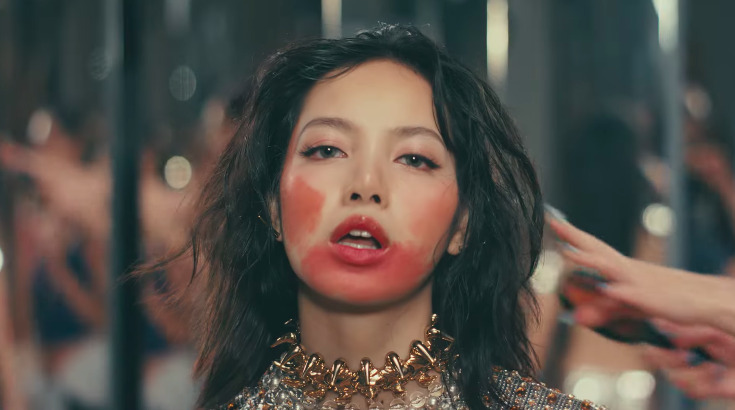 เปิดคอมเมนต์แฟนเพลง กับ NEW WOMAN เพลงใหม่ ลิซ่า