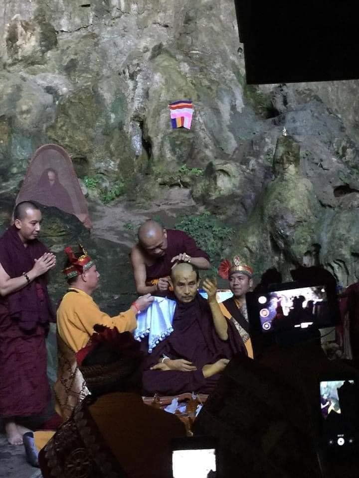 เปิดภาพล่าสุด ครูบาบุญชุ่ม หลังครบกำหนดปิดวาจาในถ้ำเมืองแก๊ด เปิดภาพล่าสุด ครูบาบุญชุ่ม หลังครบกำหนดปิดวาจาในถ้ำเมืองแก๊ด