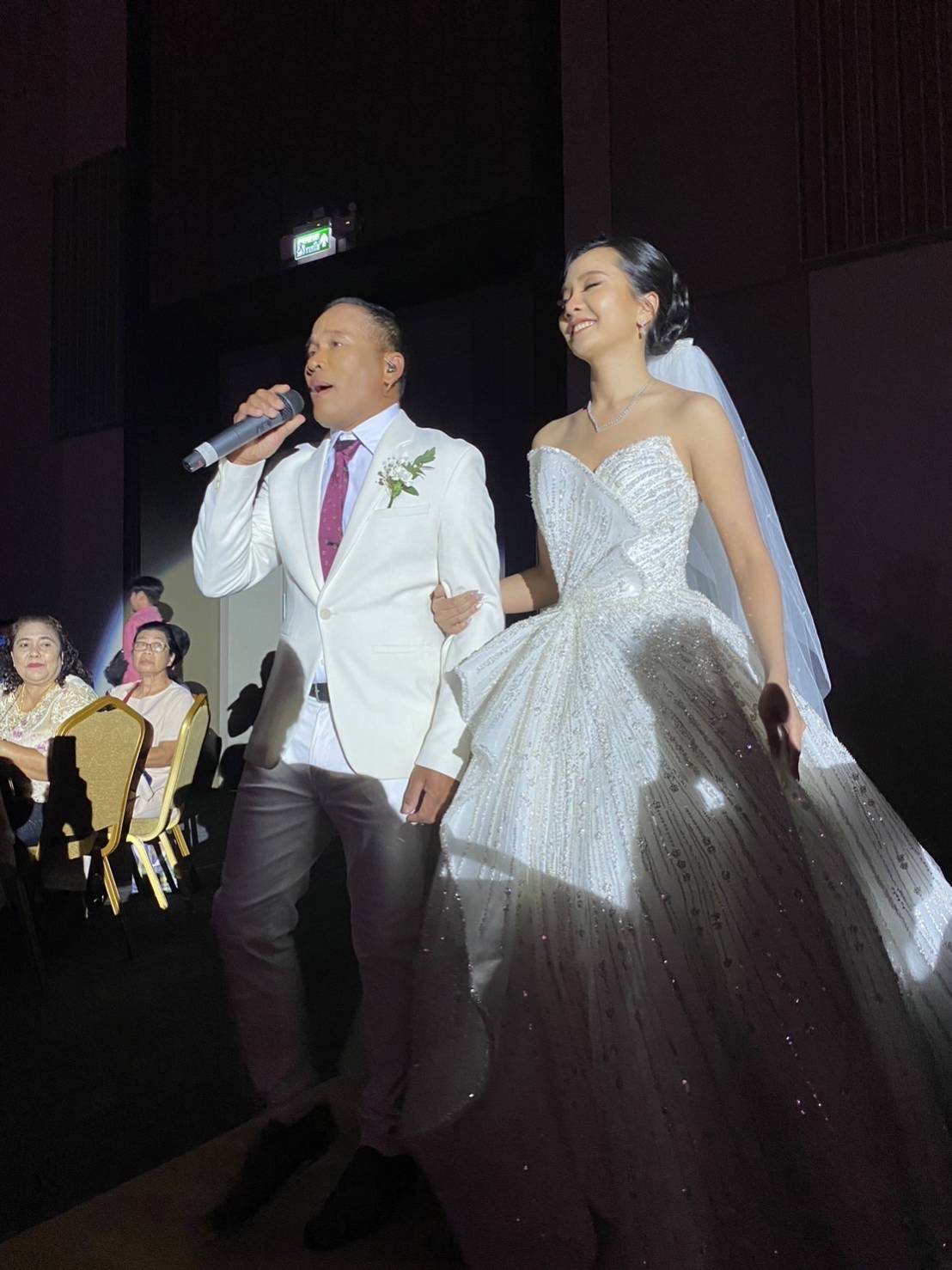 ไมค์ ภิรมย์พร สุดยินดีลูกสาวเข้าพิธีวิวาห์ 