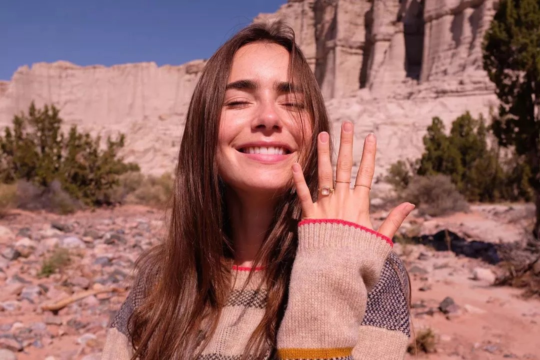 “Lily Collins” ถูกขโมยแหวนแต่งงานหลังเข้าสปาหรูในย่านเวสต์ฮอลลีวู้ด “Lily Collins” ถูกขโมยแหวนแต่งงานหลังเข้าสปาหรูในย่านเวสต์ฮอลลีวู้ด