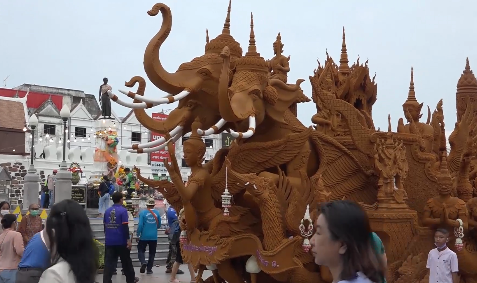 เปิดภาพ “แห่เทียนพรรษาโคราช” จัดยิ่งใหญ่อลังการ นทท.ร่วมงานคึกคัก เปิดภาพ “แห่เทียนพรรษาโคราช” จัดยิ่งใหญ่อลังการ นทท.ร่วมงานคึกคัก
