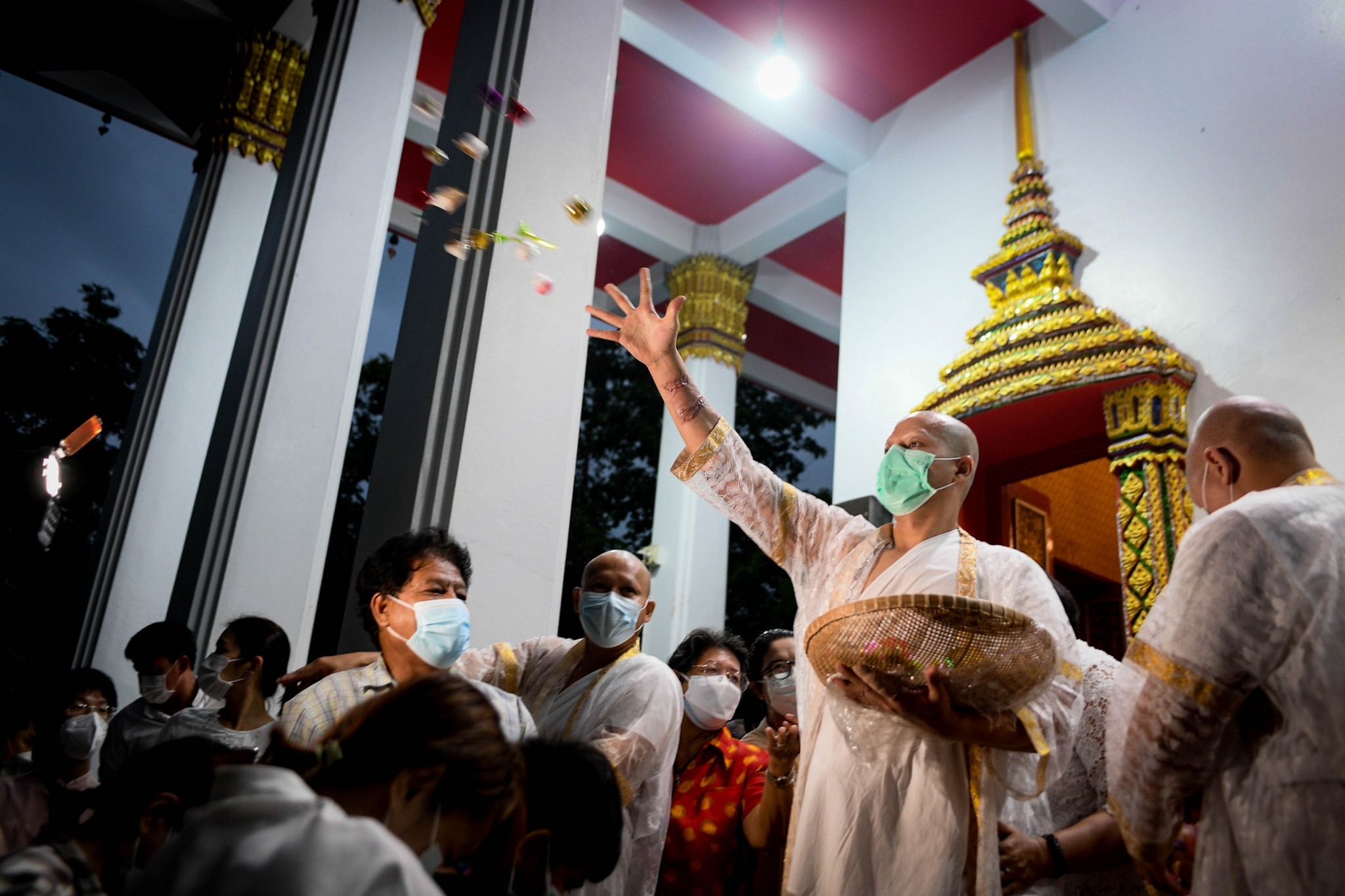 พระอะตอม เข้าพิธีอุปสมบทแล้ว เผยยังไม่กำหนดวันสึก ขออุทิศบุญให้ แตงโม พระอะตอม เข้าพิธีอุปสมบทแล้ว เผยยังไม่กำหนดวันสึก ขออุทิศบุญให้ แตงโม