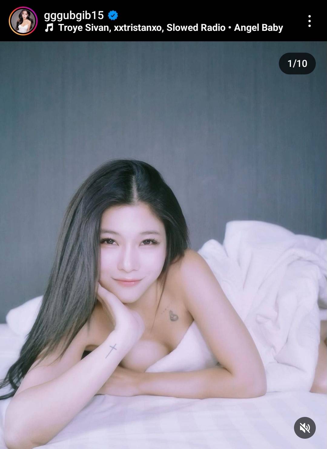 “กุ๊บกิ๊บ สุมณทิพย์” อวดความเซ็กซี่ ฉลองวันเกิดในวัย 35 ปี “กุ๊บกิ๊บ สุมณทิพย์” อวดความเซ็กซี่ ฉลองวันเกิดในวัย 35 ปี