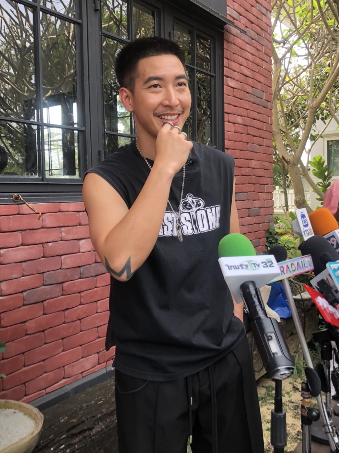 โตโน่ เตรียมบวช 7 วัน ลั่น! ไม่คิดสร้างตำนาน คิดแค่สร้างความสุขให้ทุกคน โตโน่ เตรียมบวช 7 วัน ลั่น! ไม่คิดสร้างตำนาน คิดแค่สร้างความสุขให้ทุกคน