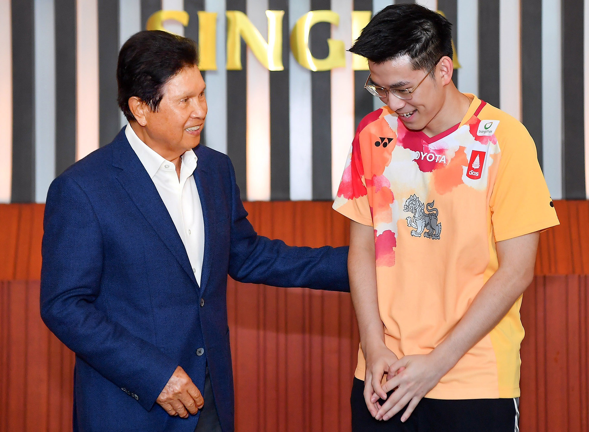 วิว เข้าขอบคุณ สิงห์ ผู้อยู่เบื้องหลังความสำเร็จ คว้าแชมป์ชายเดี่ยว แบดมินตันชิงแชมป์โลก 2023