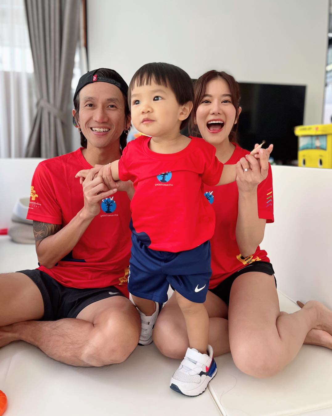 ก้าวคนละก้าว ภาคตะวันออกเริ่มแล้ว ตูน เตรียมมอบเงินให้ 5 รพ. ที่เข้าร่วมโครงการ