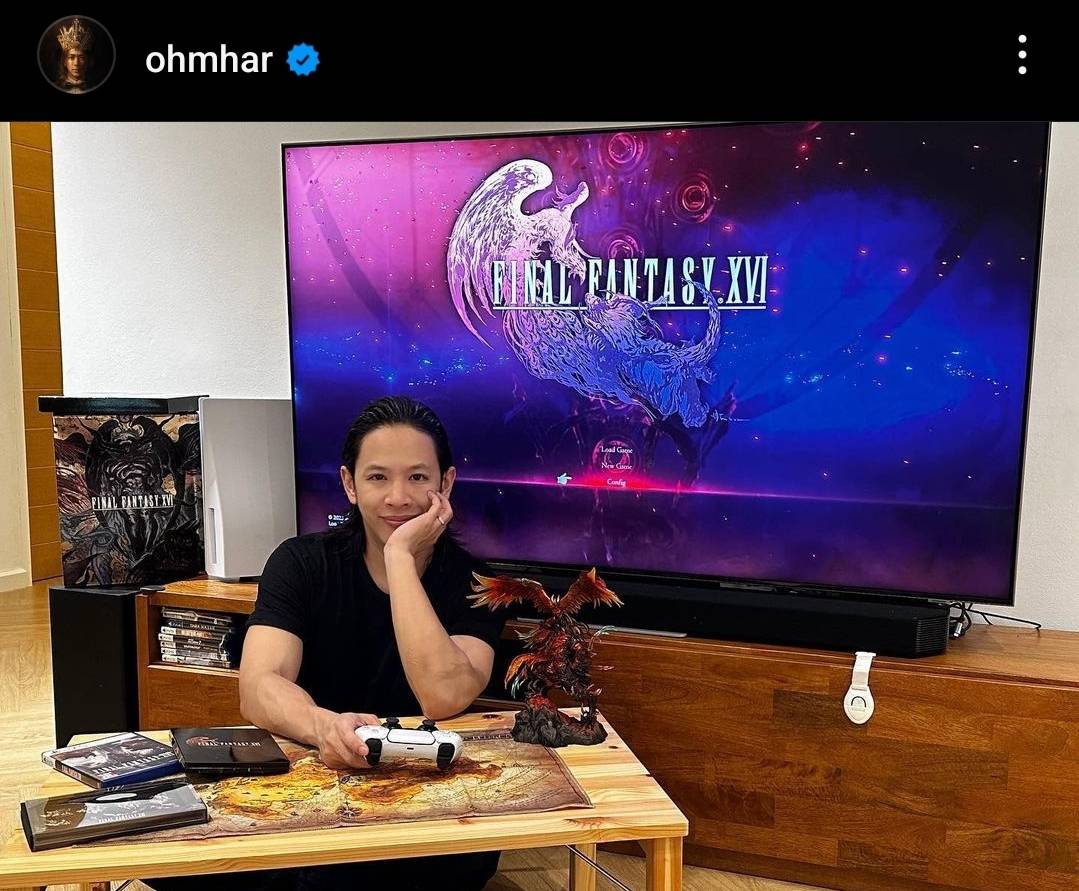 แฟนตัวจริง! โอม ค็อกเทล อวดแฟ้มเก็บการ์ดอุลตร้าแมนที่มีครบทุกใบ