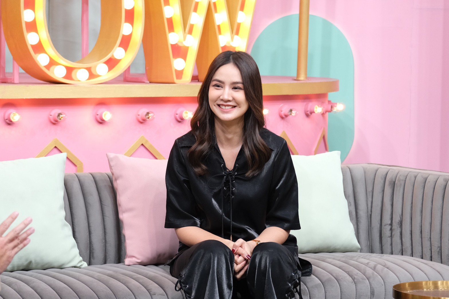 มะนาว ศรศิลป์ ฉีกสัญญาต้นสังกัดระหว่างทางหลังไปเรียนต่ออังกฤษ มะนาว ศรศิลป์ ฉีกสัญญาต้นสังกัดระหว่างทางหลังไปเรียนต่ออังกฤษ