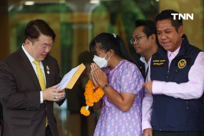 “ครูเบญ” ร้องศึกษาธิการ ตรวจสอบข้อเท็จจริงหลังสอบครูได้ที่ 1 แต่ชื่อหาย “ครูเบญ” ร้องศึกษาธิการ ตรวจสอบข้อเท็จจริงหลังสอบครูได้ที่ 1 แต่ชื่อหาย