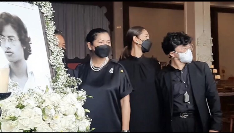 เผยภาพบรรยากาศพิธีรดน้ำศพ หม่อมหลวงพันธุ์เทวนพ เทวกุล 