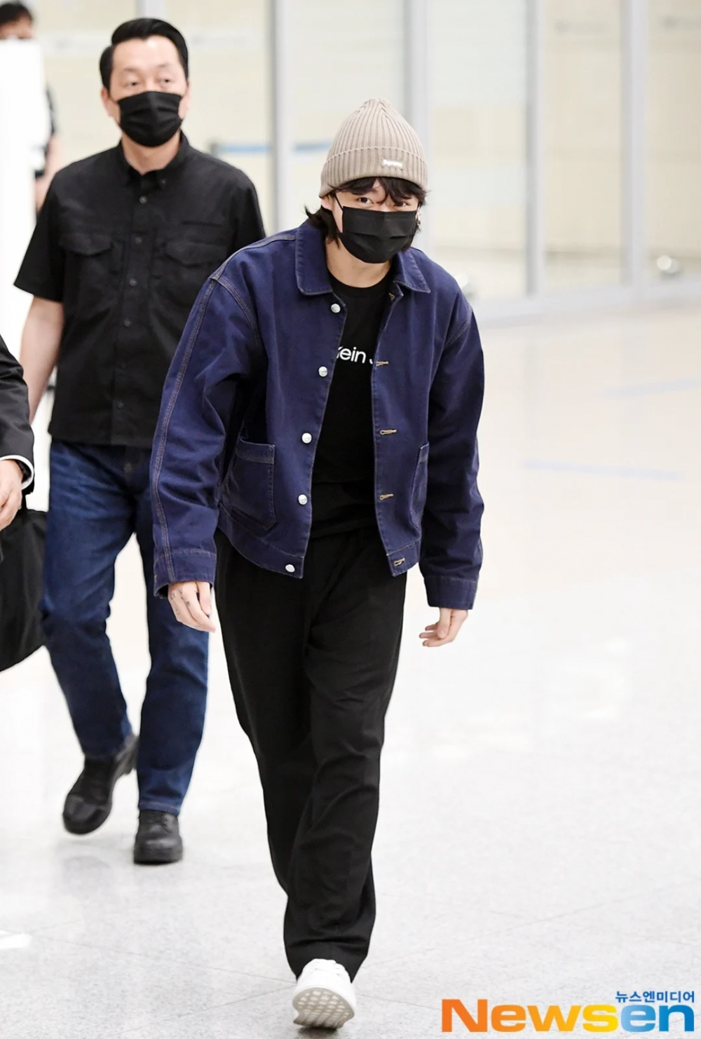 เผยลุคเข้ากรม!! ‘เจโฮป BTS’ โพสต์ภาพตัดผมก่อนรับใช้ชาติเป็นคนที่ 2 ของวง เผยลุคเข้ากรม!! ‘เจโฮป BTS’ โพสต์ภาพตัดผมก่อนรับใช้ชาติเป็นคนที่ 2 ของวง