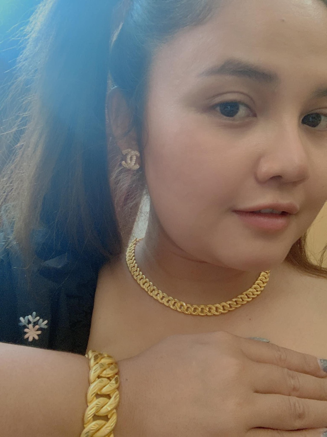 เปย์ตัวเอง ตั๊กแตน ชลดา จัดหนักซื้อทอง 2 แสน เปย์ตัวเอง ตั๊กแตน ชลดา จัดหนักซื้อทอง 2 แสน