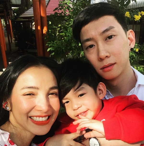 แพท ณปภา ปล่อยโฮ ศาลสั่งจำคุก เบนซ์ เรซซิ่ง 36 ปี ไม่รู้จะบอกลูกยังไง (มีคลิป) แพท ณปภา ปล่อยโฮ ศาลสั่งจำคุก เบนซ์ เรซซิ่ง 36 ปี ไม่รู้จะบอกลูกยังไง (มีคลิป)