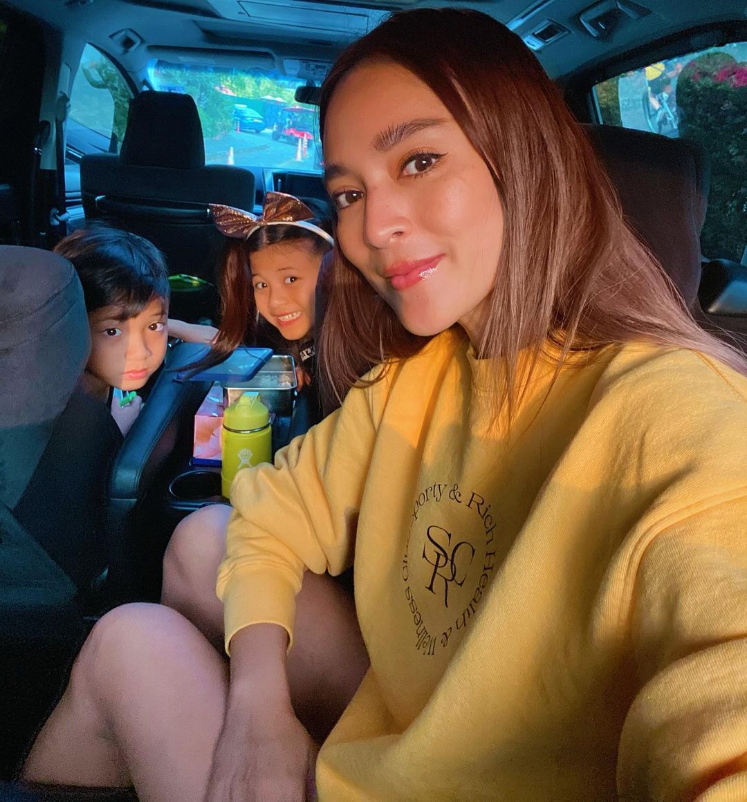 ขอให้พ่อหนูไม่เป็นโควิด! น้องบีน่า เขียนบันทึก ก่อนทราบผลตรวจ พ่อเวย์ ติดโควิด