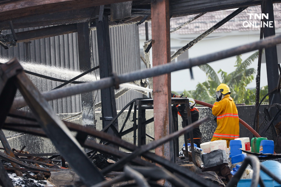 ประมวลภาพไฟไหม้ โรงงานกิ่งแก้ว ก่อระเบิดเพลิงแดงฉาน เสียหายยับ!