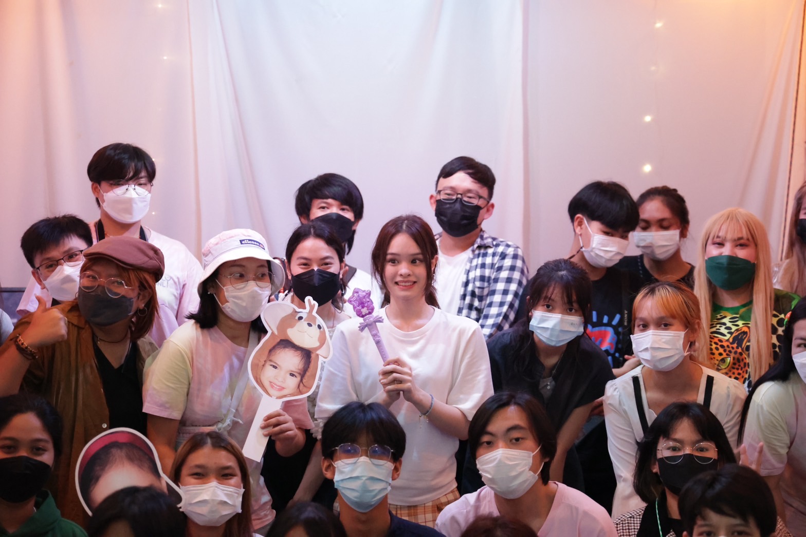 “แอลลี่” ฉลองวันเกิดวัย19 ปี ครอบครัวและแฟนคลับร่วมเซอร์ไพรส์ “แอลลี่” ฉลองวันเกิดวัย19 ปี ครอบครัวและแฟนคลับร่วมเซอร์ไพรส์